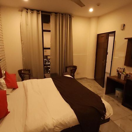 Chandīgarh Hotel Multitech Premium מראה חיצוני תמונה
