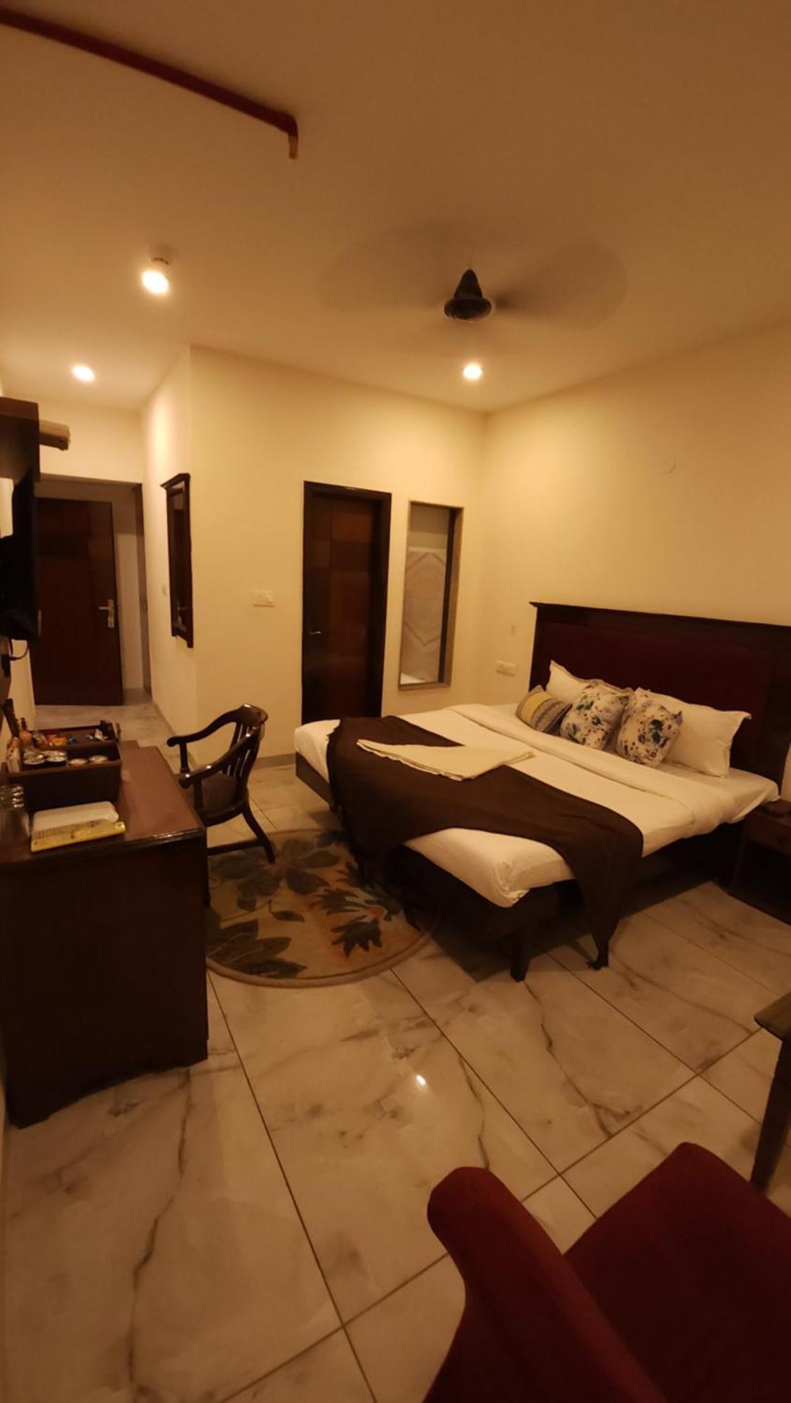 Chandīgarh Hotel Multitech Premium מראה חיצוני תמונה