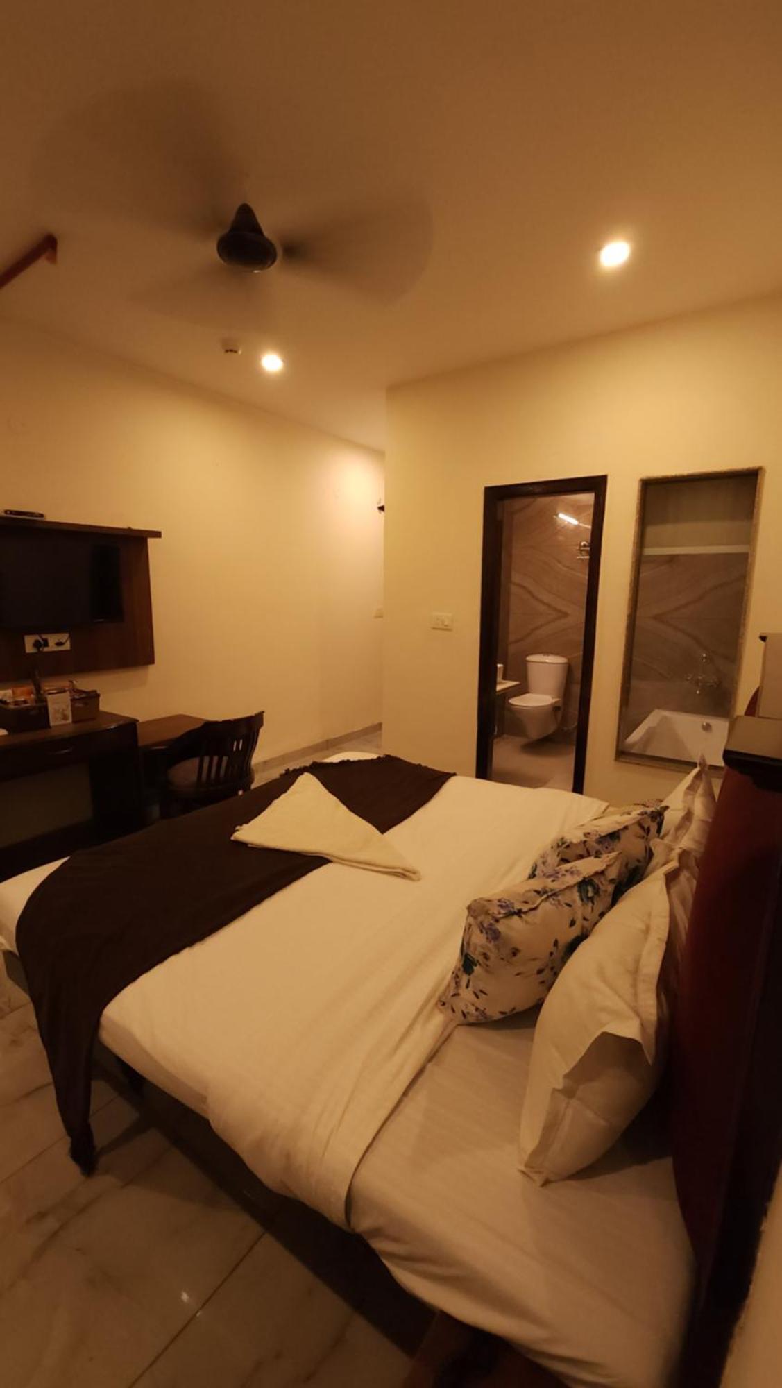 Chandīgarh Hotel Multitech Premium מראה חיצוני תמונה