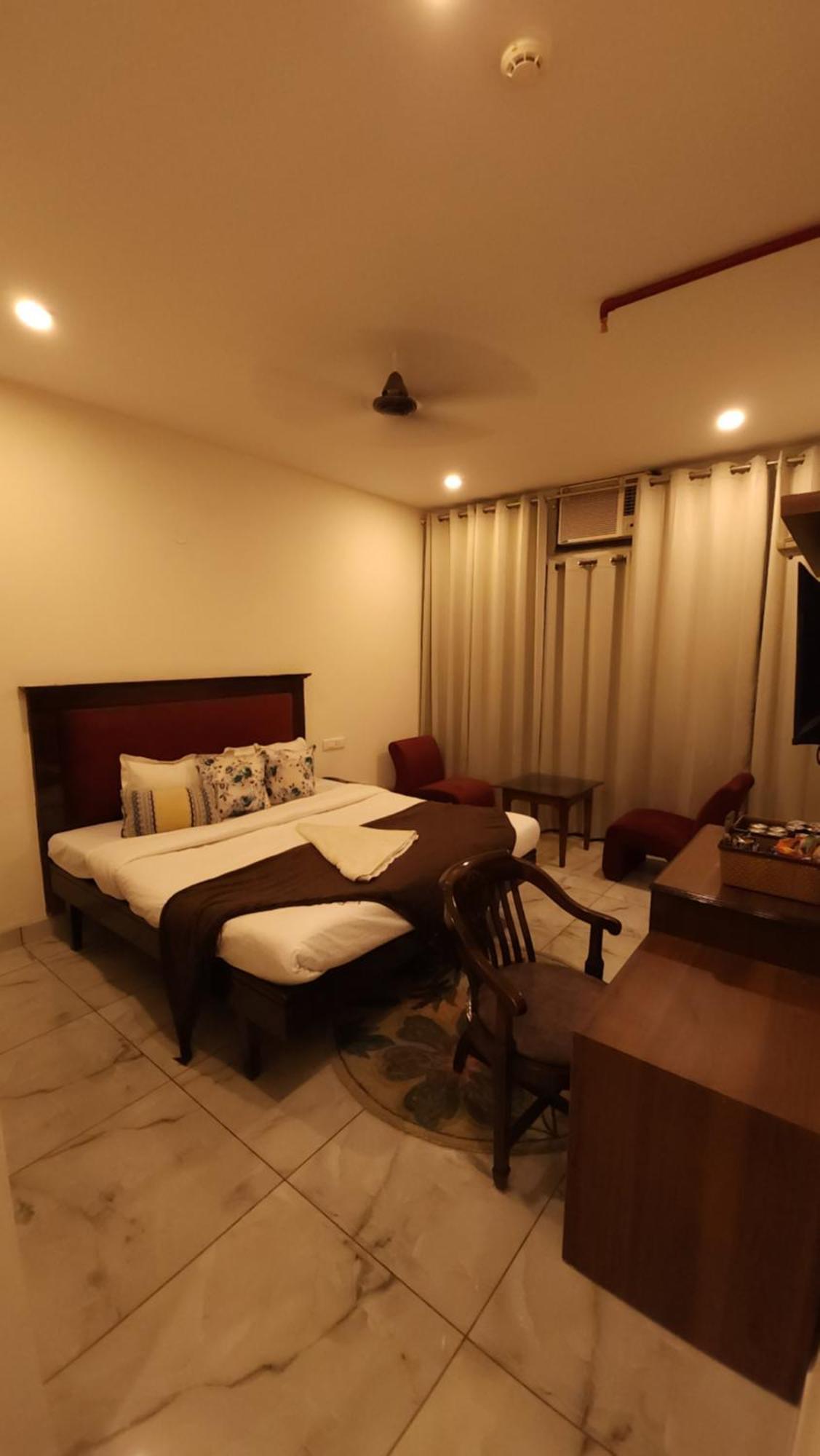 Chandīgarh Hotel Multitech Premium מראה חיצוני תמונה