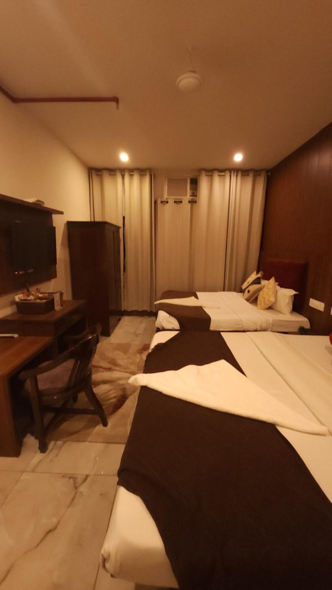 Chandīgarh Hotel Multitech Premium מראה חיצוני תמונה