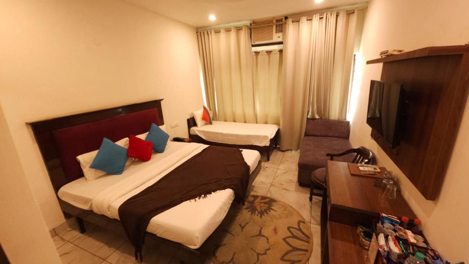 Chandīgarh Hotel Multitech Premium מראה חיצוני תמונה